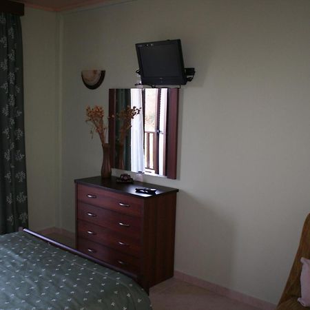 Dionysus Apartments & Suites Ierissos Quarto foto