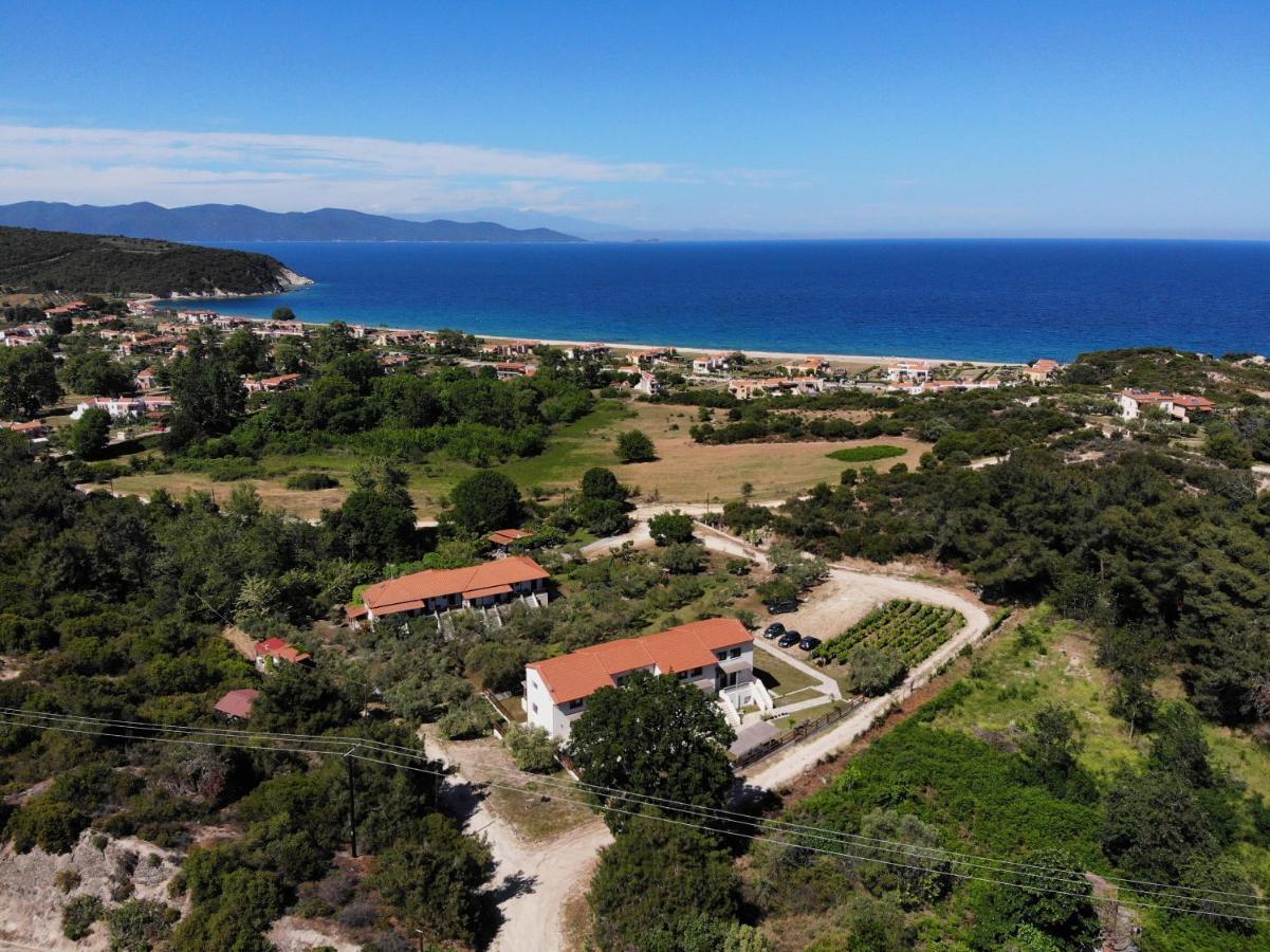 Dionysus Apartments & Suites Ierissos Exterior foto