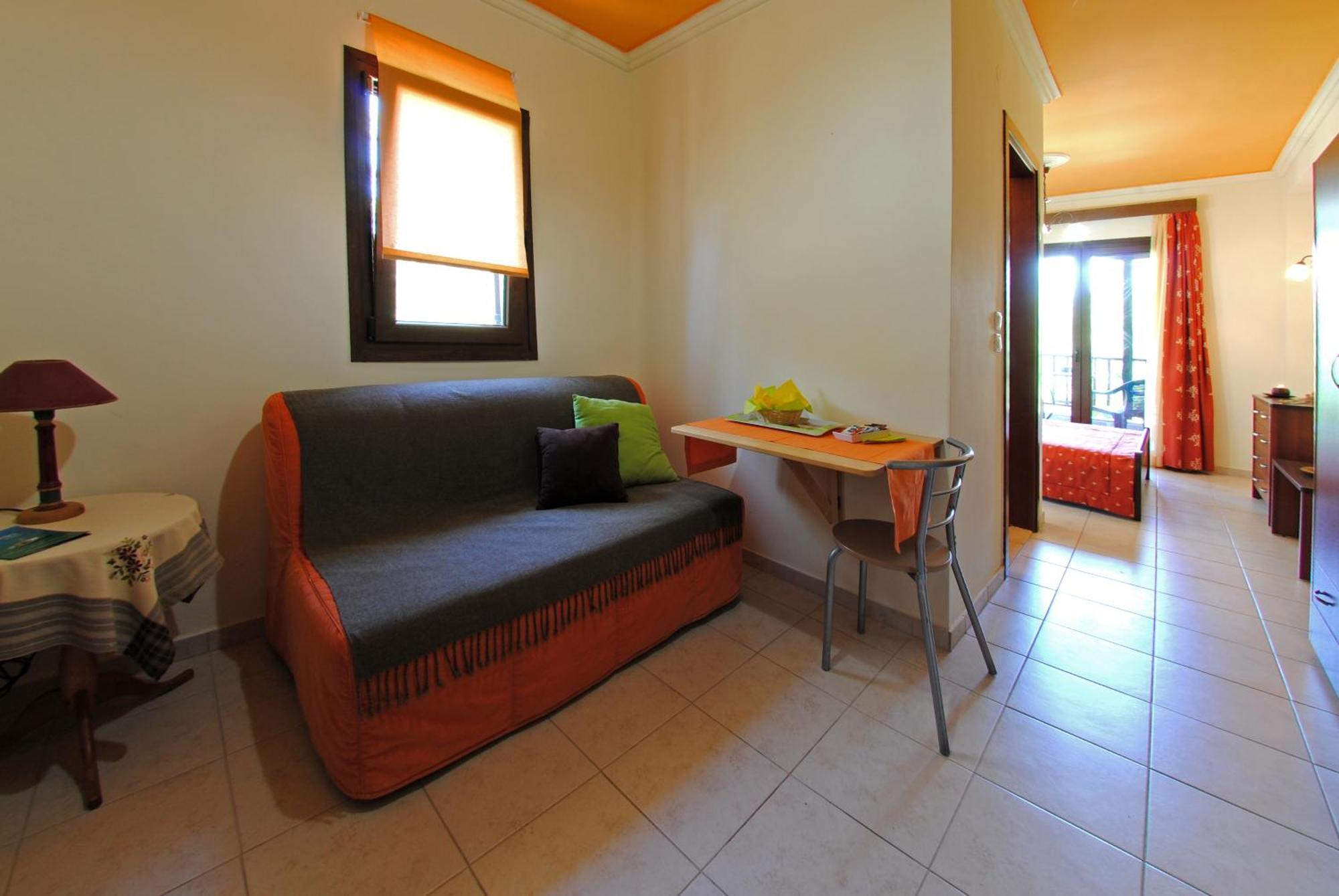 Dionysus Apartments & Suites Ierissos Quarto foto