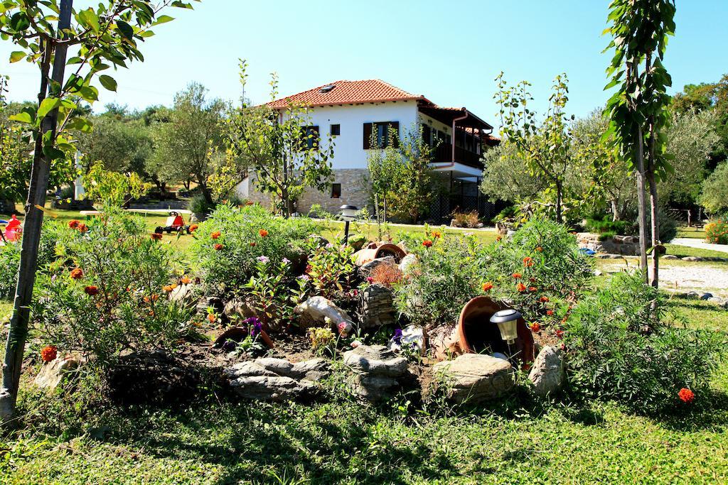 Dionysus Apartments & Suites Ierissos Exterior foto