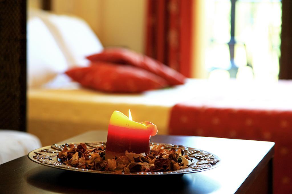Dionysus Apartments & Suites Ierissos Quarto foto